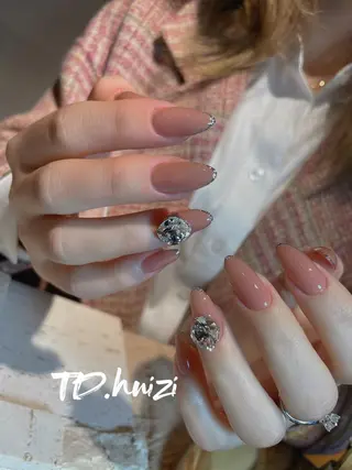 セミロング めぐみのネイルサロン スタッフ練習のネイルデザイン