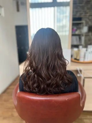 セミロング アトリエファゴ Yuineのヘアスタイル