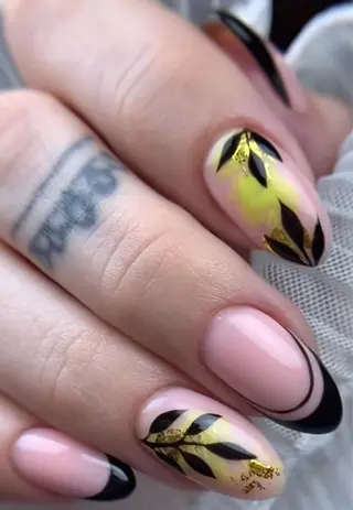 カラー AIN Nailのネイルデザイン