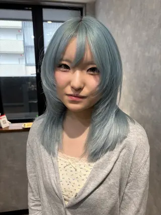 セミロング カラー 🌐NATSUMI 🌐【寒色カラー】のヘアスタイル