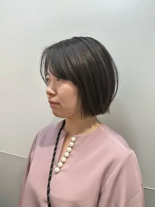 ショート カラー パーマ ヘアアレンジ メンズ キッズ ネイル アイブロウ 切りっぱなしヘアボブ ミディアムヘアRYOのヘアスタイル