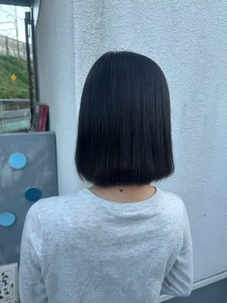 ショート カラー 安達 望のヘアスタイル