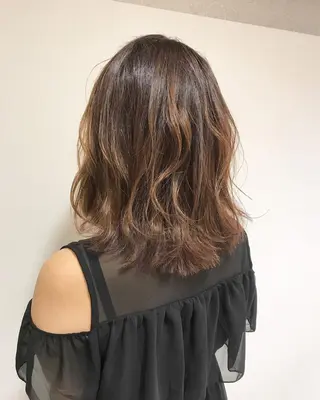 ミディアム Miru by INCE HAIRのヘアスタイル
