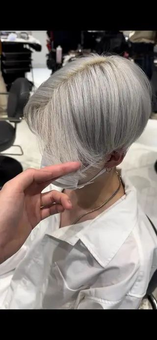 カラー 👑ホワイトカラー ブロンド特化👑映人のヘアスタイル