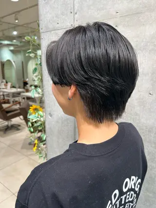 ショート カラー momo🍑/顔周り カット指名No.1のヘアスタイル