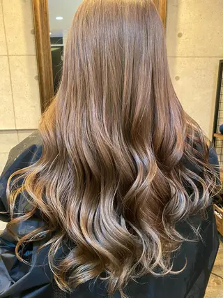 ロング 大久保寿高✨ なりたい色を叶える✨のヘアスタイル
