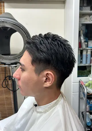 ショート メンズ ツヤ髪💫髪質改善 透明感カラー仁平創太のヘアスタイル