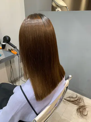 ミディアム 西川 和のヘアスタイル