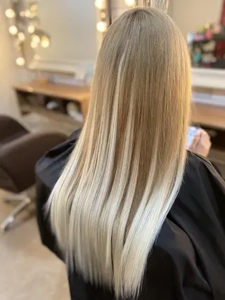 ロング カラー ヘアアレンジ Hair Make Salon ZEROのヘアスタイル