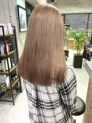 ロング カラー 小坂 麻綾のヘアスタイル