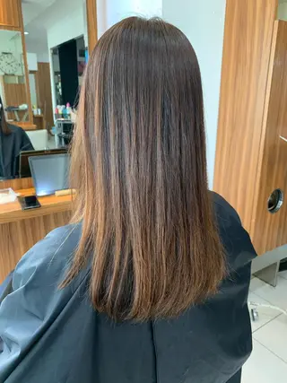 セミロング カラー パーマ 白髪ぼかしハイライト 柳川拓哉のヘアスタイル