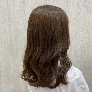 セミロング カラー 🫧透け感⋆艶髪💎 山口アヤカのヘアスタイル