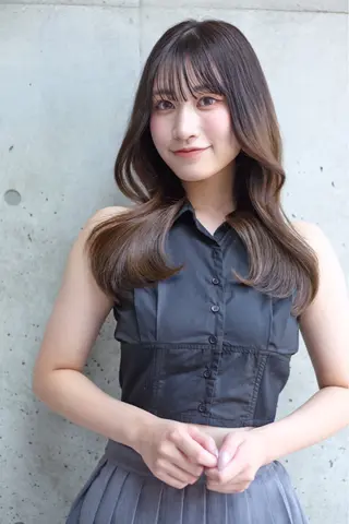 ロング 韓国レイヤー×透明感 カラー/山崎一輝のヘアスタイル