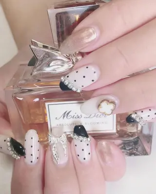 ネイル 【岐阜💅🏻】 オトナ可愛い🤍🪄のネイルデザイン