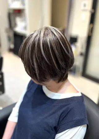 カラー HAKUA 相模大野店のヘアスタイル