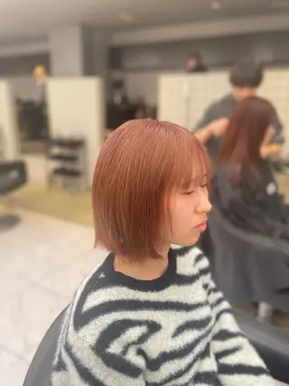 ショート カラー 透明感🤍レイヤー ベージュ‎🤍ピンクのヘアスタイル