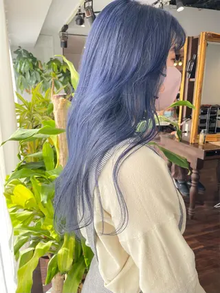 ロング カラー オカモト ミユウのヘアスタイル