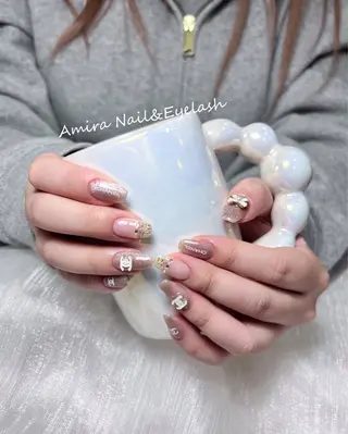 ネイル Amira アイラッシュのマツエク・マツパデザイン