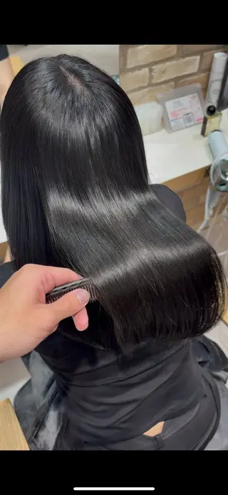 ロング フェザー/シャドウ/ メッシュパーマのヘアスタイル