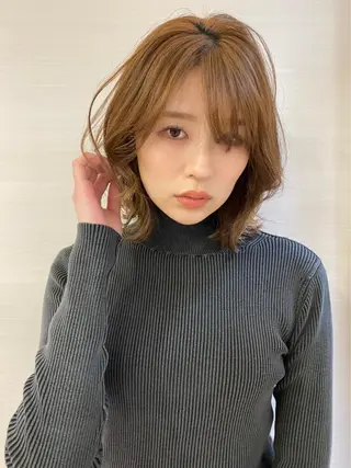 セミロング newi銀座オオクラ ホユギのヘアスタイル