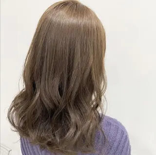 ミディアム カラー 🤍💕ブリーチカラ ーAyaka💕🤍のヘアスタイル