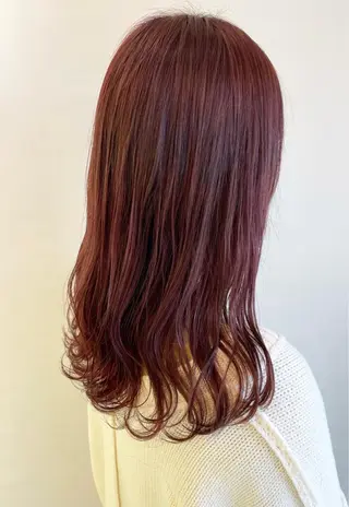セミロング 齋藤 咲のヘアスタイル