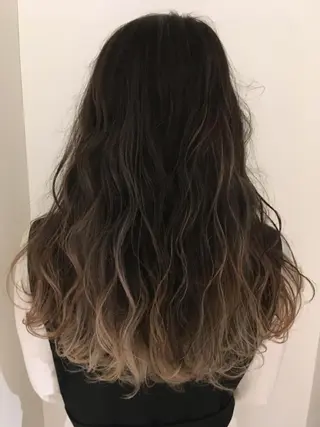 カラー 坂上 岳のヘアスタイル