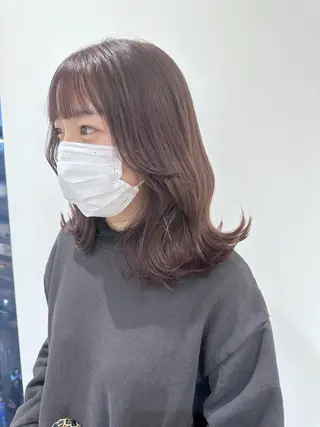 ミディアム カラー 小顔レイヤー/ ベージュ🤍Rieのヘアスタイル