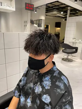 ショート カラー パーマ ヘアアレンジ メンズ アイブロウ スパイキー/フェザー /波巻き/かいとのヘアスタイル