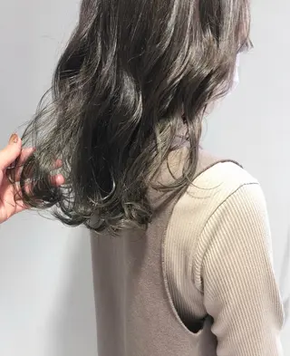 セミロング 岩田 萌那のヘアスタイル