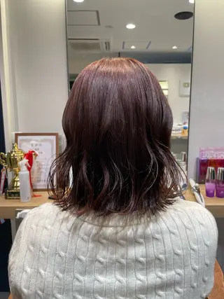 ミディアム オオダテ　シノミ キュアリストのヘアスタイル