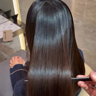 セミロング 縮毛矯正・似合わせ タナカ レイヤのヘアスタイル