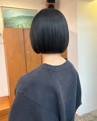 ミディアム aiko【艶カラー ・ミニモ年内で終了】のヘアスタイル