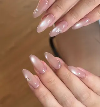 ネイル Nailsalon Jasmine 池袋東口所属・ギウ ジーナのネイルデザイン