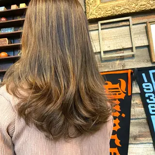 ロング カラー 川崎 かなでのヘアスタイル