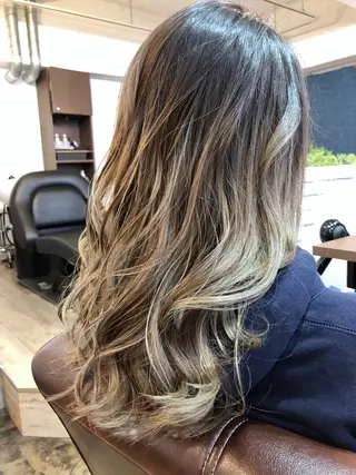 ロング 吉田 典弘のヘアスタイル