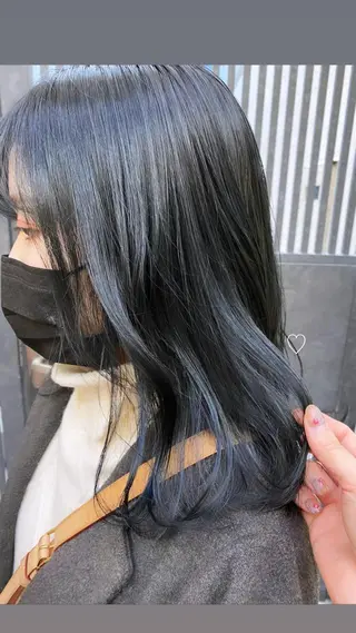 ミディアム ウルフカット/吉村 桃子のヘアスタイル