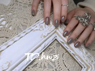 ミディアム めぐみのネイルサロン スタッフ練習のネイルデザイン