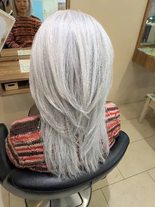 セミロング 塚原 友紀子のヘアスタイル