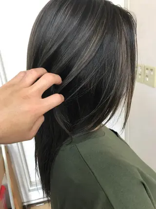 セミロング カラー ヘアアレンジ 三輪 太一のヘアスタイル
