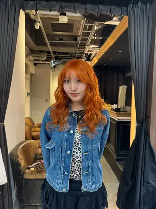 セミロング 暖色カラー Ryokaのヘアスタイル