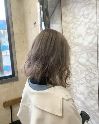 ショート カラー 🌟小顔レイヤー× 赤み消し透明感カラーのヘアスタイル