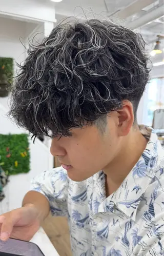ミディアム “slow” 岡本海万。のヘアスタイル