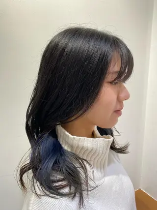 セミロング カラー ナルカワ アユミのヘアスタイル