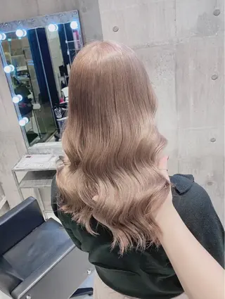 ロング カラー 🧸赤み消し🐾 ラベンダ/ミルクティのヘアスタイル