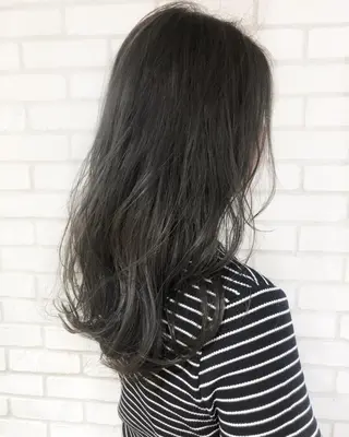 セミロング カラー 小島 侑衣のヘアスタイル