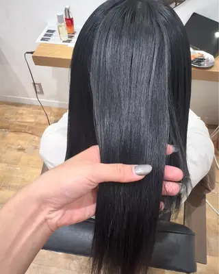 セミロング 透明感イルミナカラー ／寒色/MOMOKAのヘアスタイル