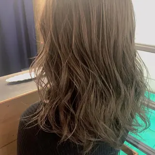 ミディアム カラー UMEDA FIGAROのヘアスタイル