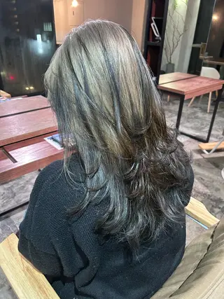 セミロング カラー ダブルカラー/ 艶髪/SHISEIのヘアスタイル
