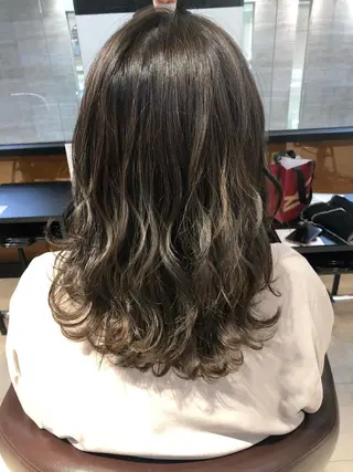 セミロング カラー 池田 成秀のヘアスタイル